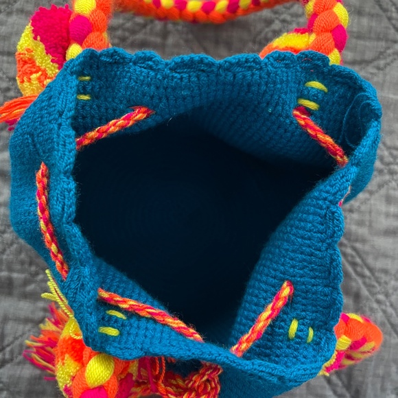 Wayuu Mochila Colombian Bag - Picture 2 of 8